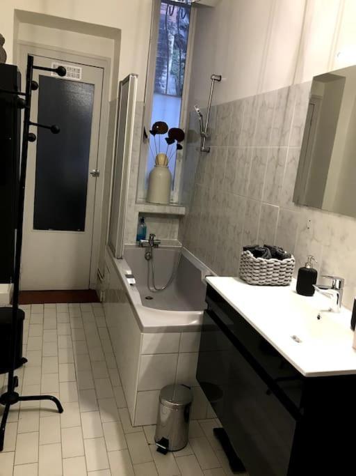 Ferienwohnung Vue Sur L'Eau Lyon Exterior foto