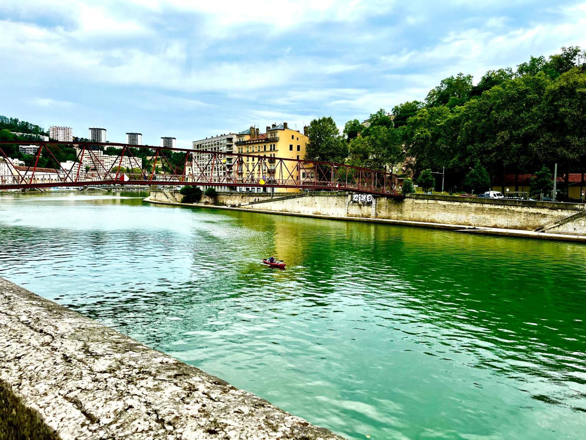 Ferienwohnung Vue Sur L'Eau Lyon Exterior foto